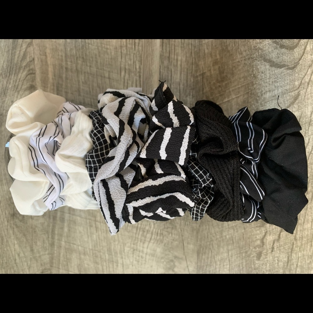 Random Assorted 25 Black & White Hair Scrunchies - Picture 3 of 3